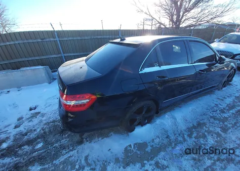 2010 Mercedes-Benz E 350 4Matic z USA, uszkodzony, nr VIN WDDHF8HB6AA192435